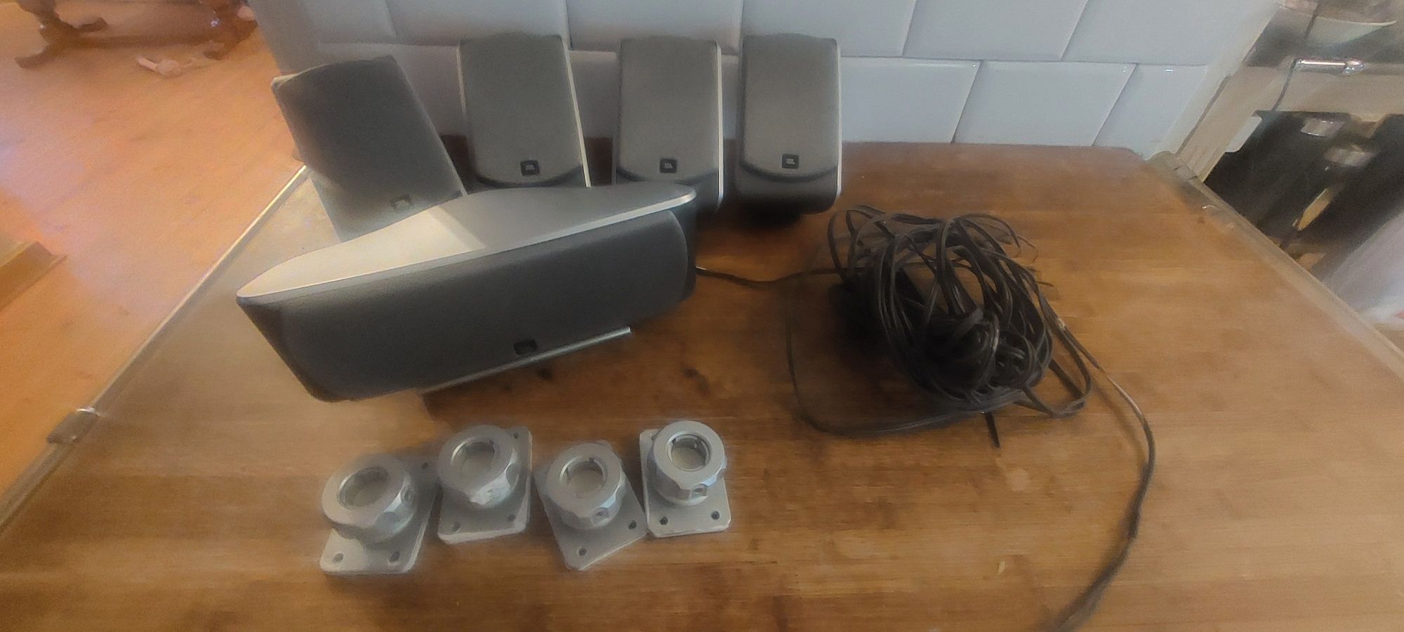 Amplituner Yamaha  RX-V620RDS + JBL 200 kino domowe
