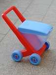 Vendo CARRINHO de supermercado infantil forte com alguns acessórios