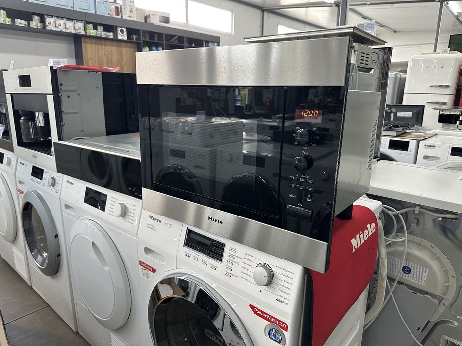 Вбудована мікрохвильова піч Miele M 8260-2