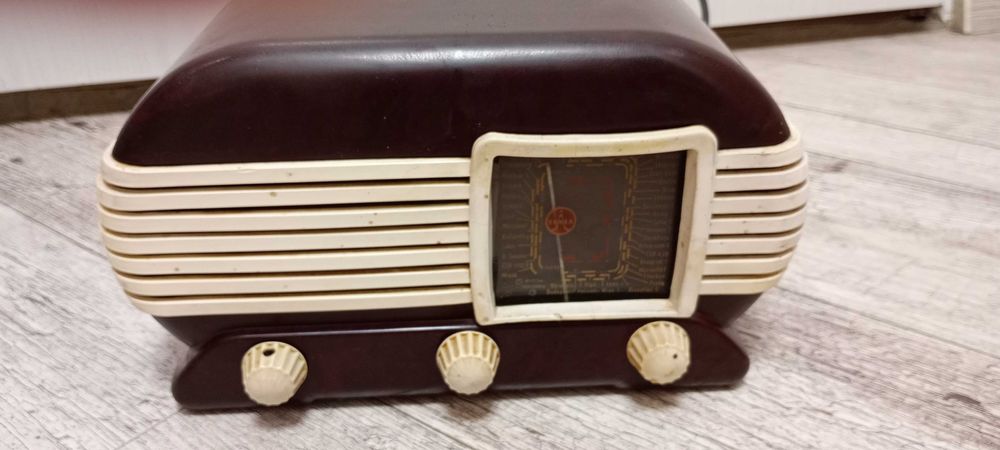 Kolekcjonerskie radio lampowe bakelitowe TESLA TALISMAN 307 U