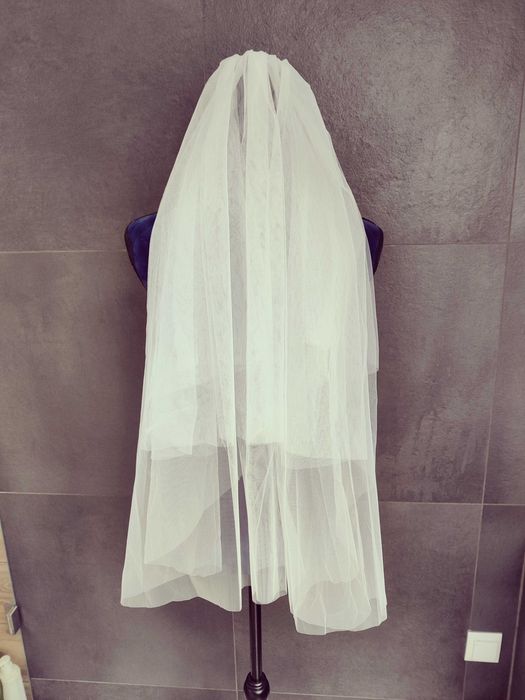 Biały welon ślubny klasyczny na grzebieniu, 80cm, NOWY
