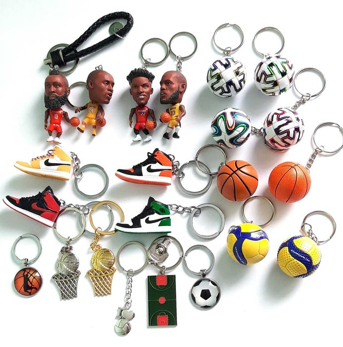Брелок - футбольний м'яч, баскетбольний мяч. Брелки для спортсменів.