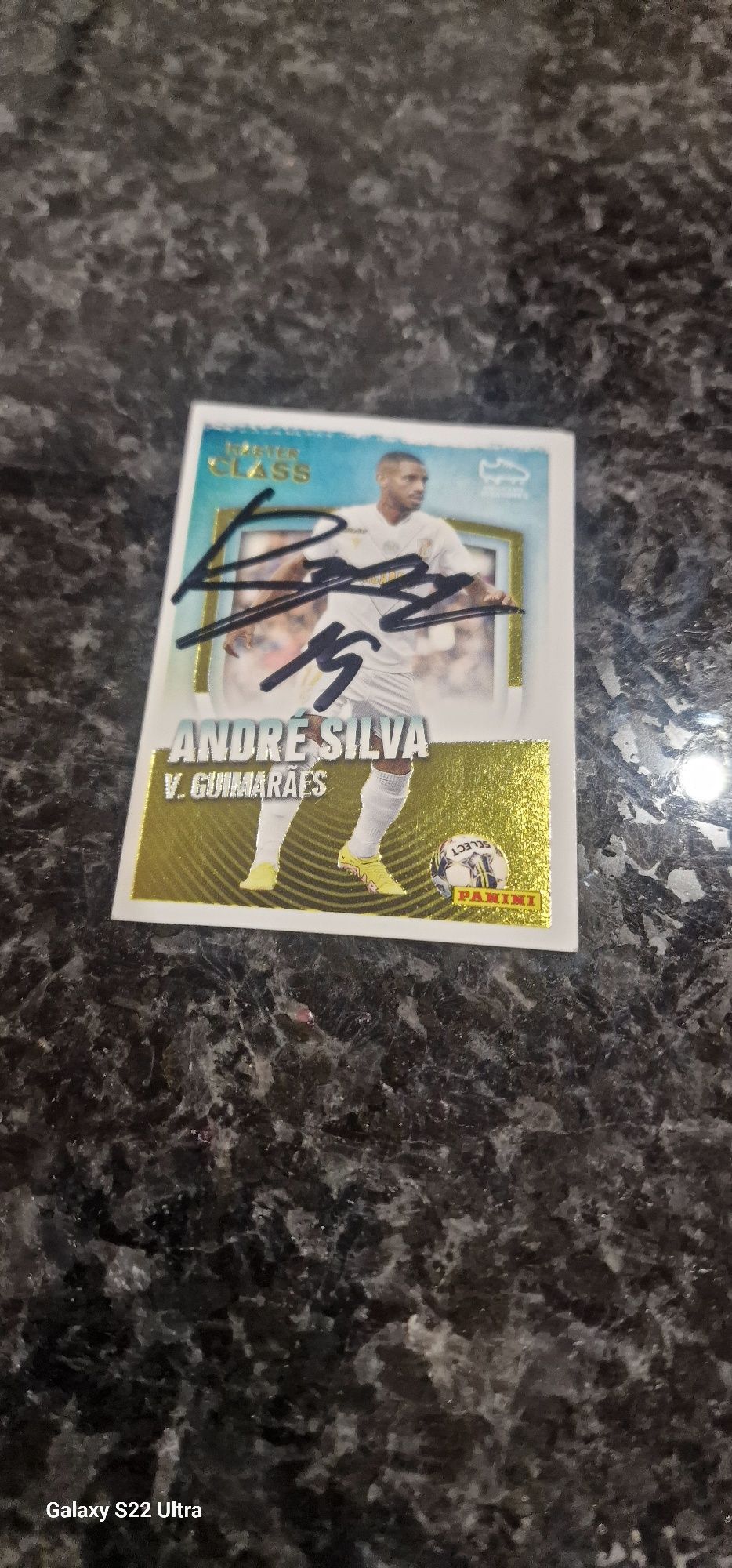 Figurinha André Silva autografada