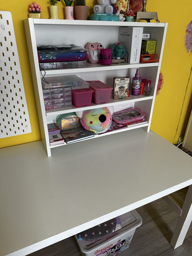 Stolik, biurko dziecience z Ikea + regal
