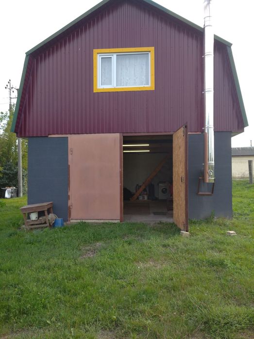 Продається 2 квартири і гараж.