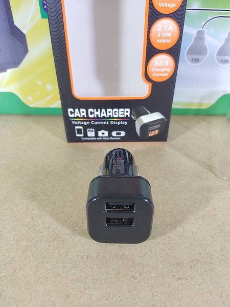 Зарядное устройство HZ HC1/9001 CHARGER 2.4A адаптер 2USB с вольтметро