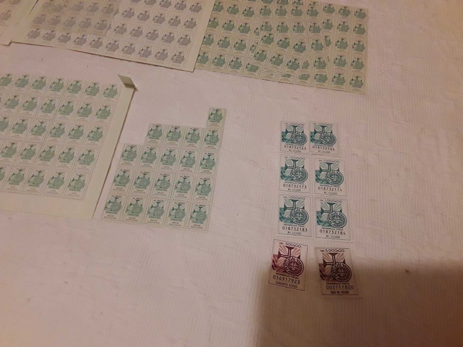 Selos fiscais antigos em escudos