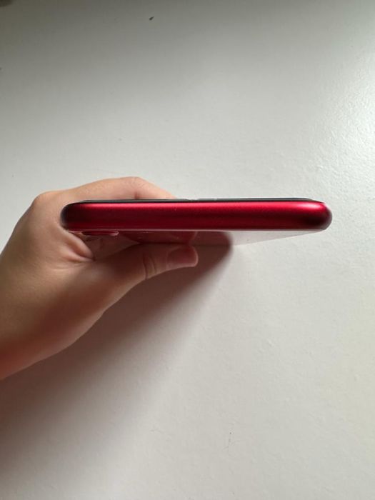 iPhone SE 22 128GB Product Red