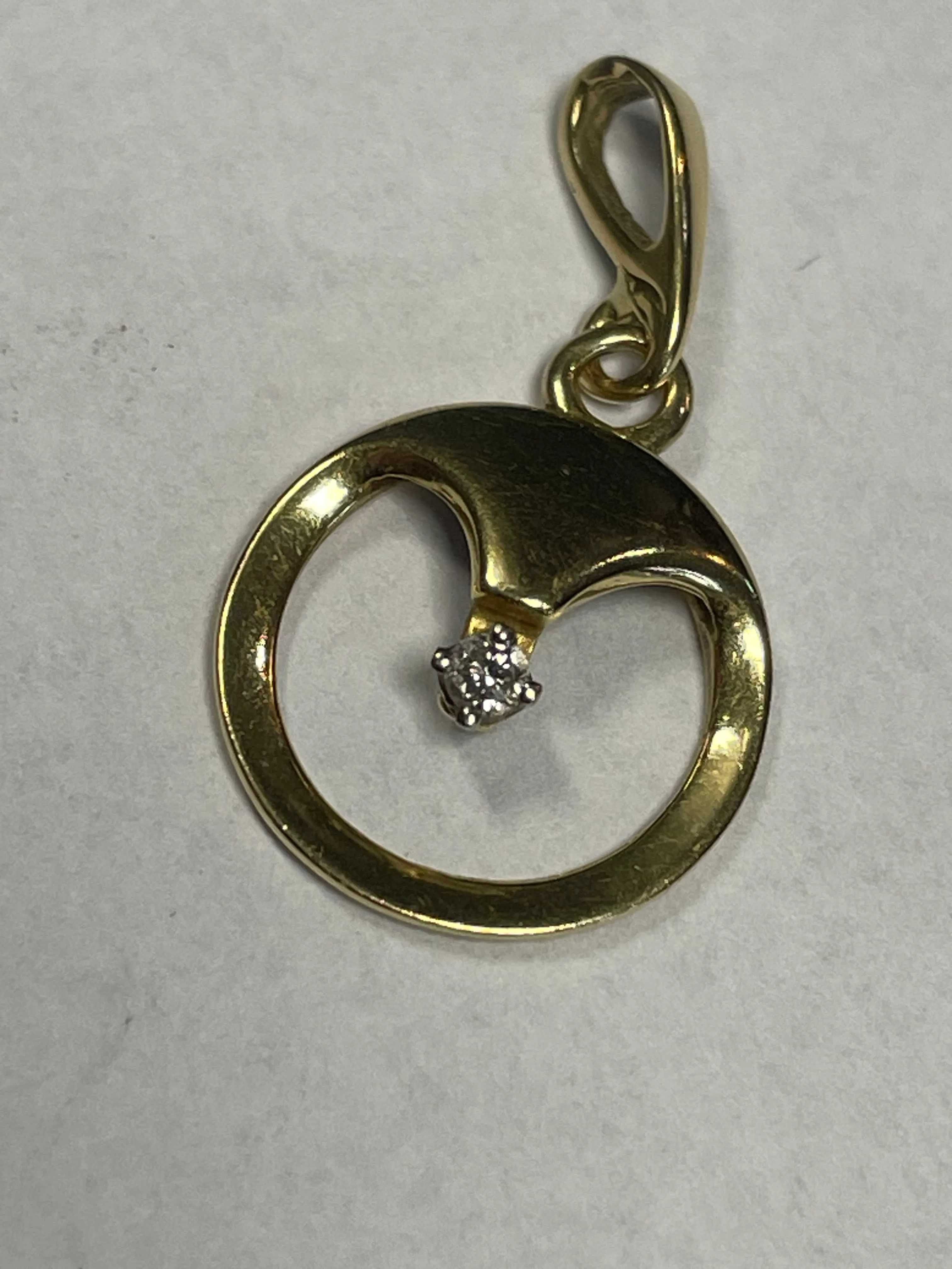 Złota zawieszka, wisiorek 14kt 1,4 gram z diamencikiem