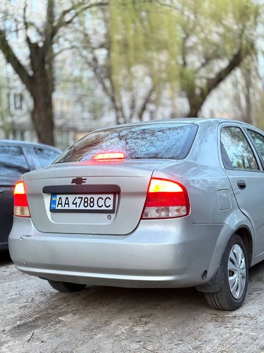 Шевроле авео t200 2005 1.5 газ/бенз