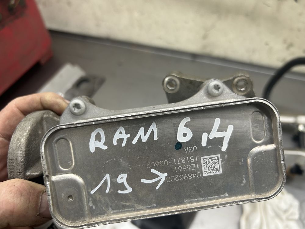 Podstawa Chlodnica filtra oleju silnika 6.4 srt Dodge Ram