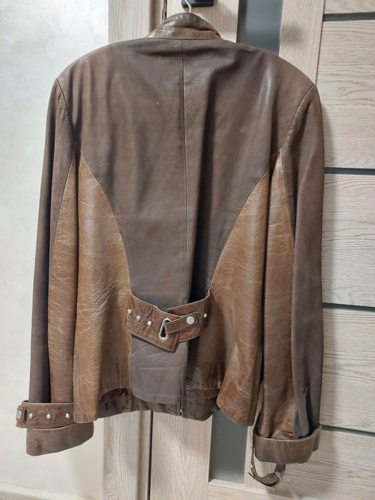 Шкіряна жіноча куртка