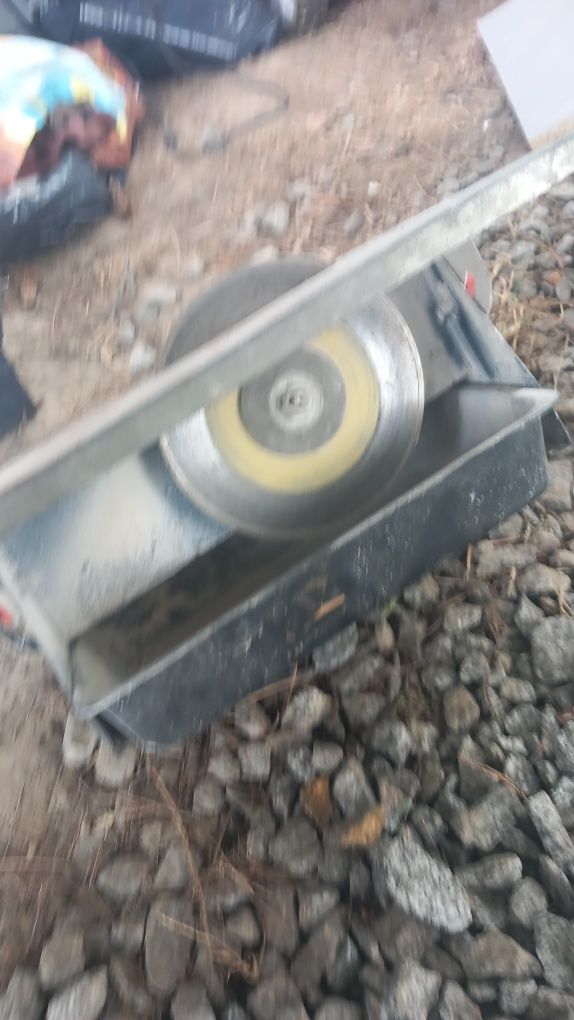 Pila do kafelek i terakoty