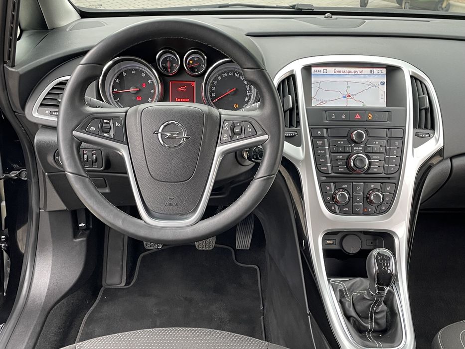 Продам Opel Astra J 2012р. 1.6 бензин Свіжопригнана