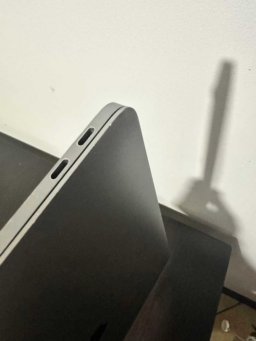 Apple Macbook Pro A1708 intel i5 8G ram