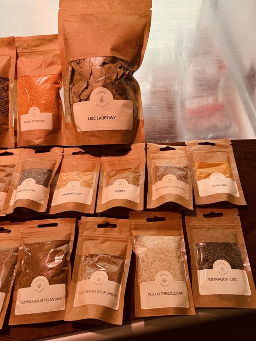 Duży zestaw przypraw domowa spizarnia