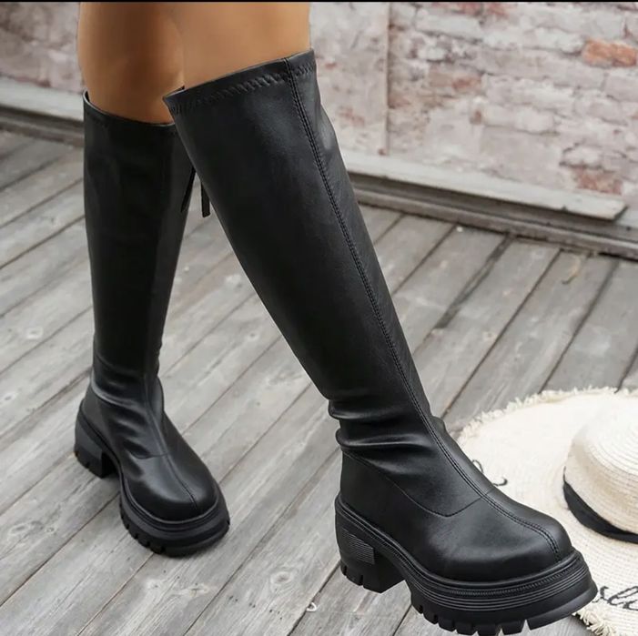 Нові демісезонні чоботи, 23,5-23 см