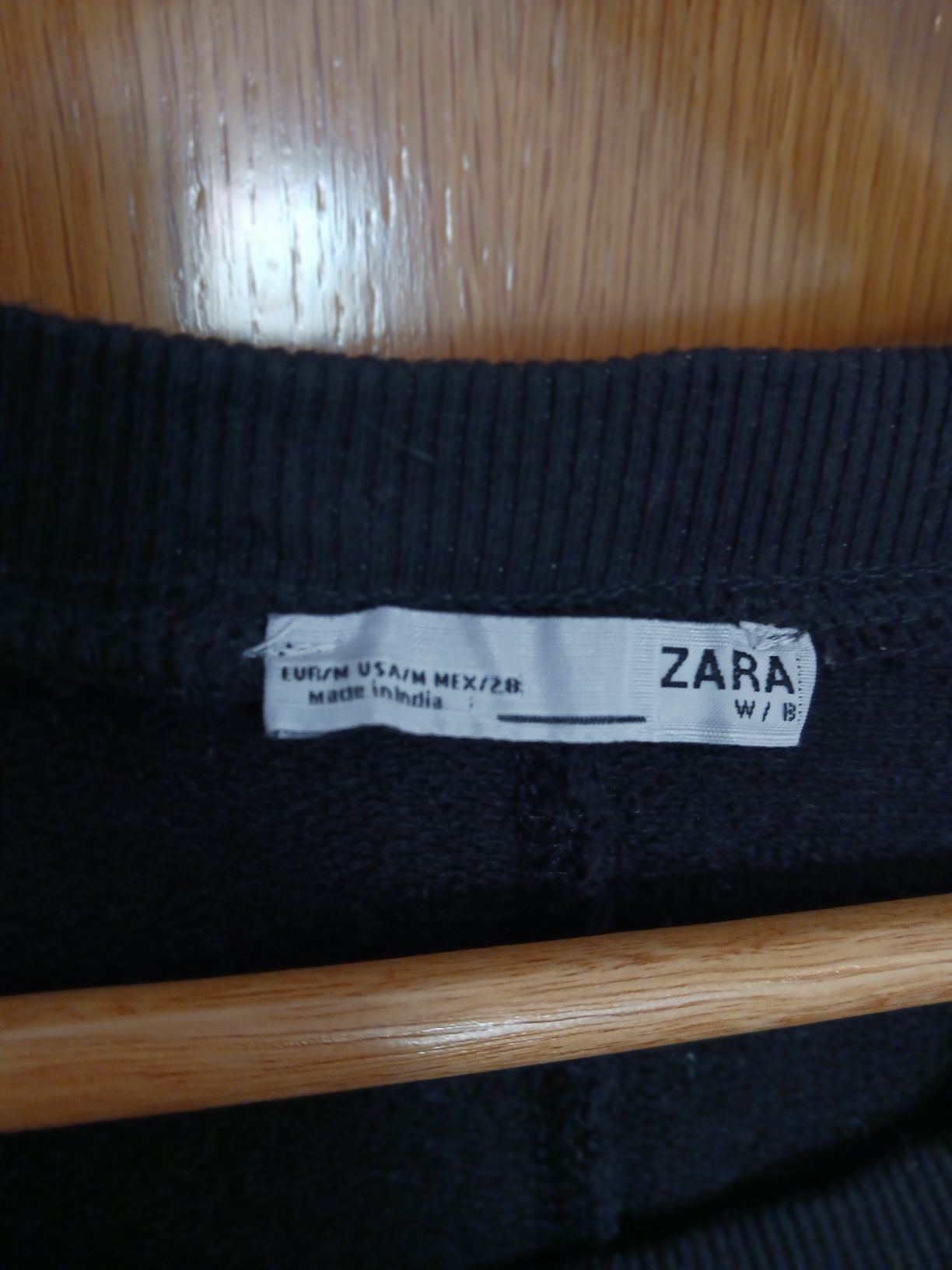 Camisola preta da Zara