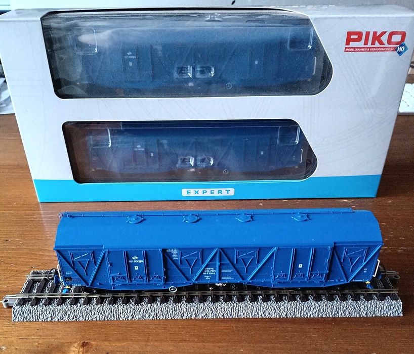 Wagon PIKO EXPERT H0, PKP Cargo, 401-Ka, era VI. Nr kat. PIKO 58271.