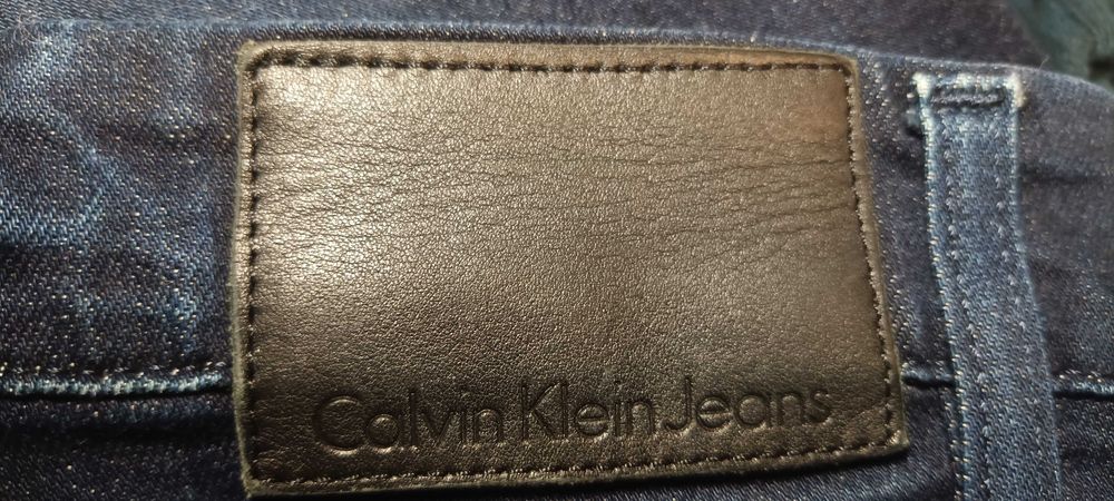 Джинсы Calvin Klein W33/L34