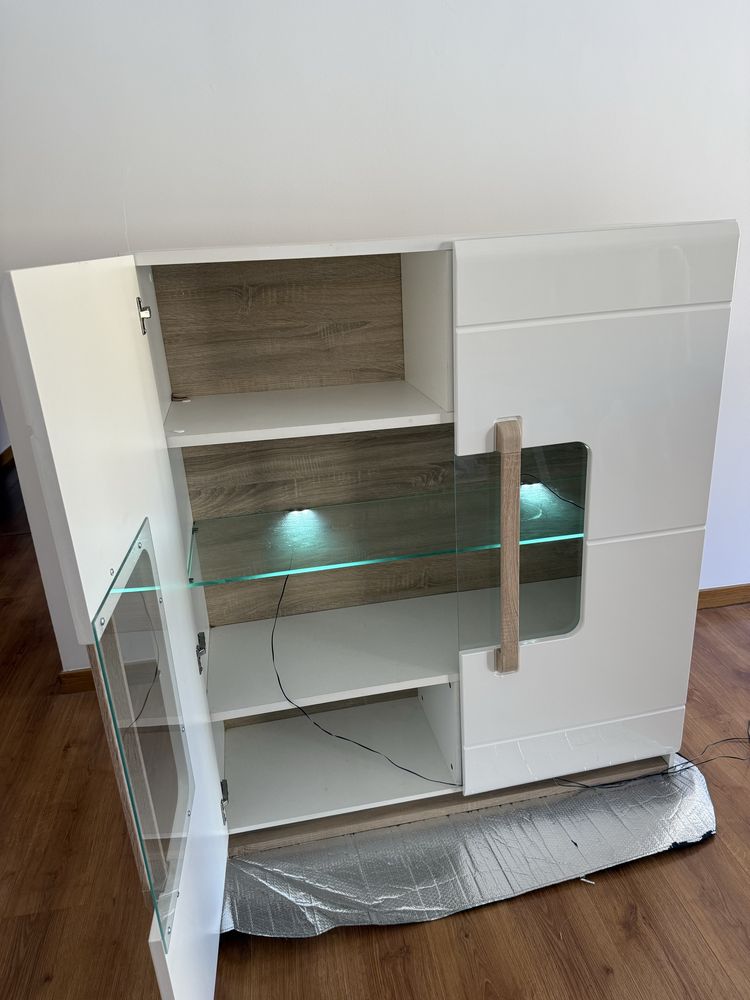 Vendo 2 moveis identicos gama Montreal