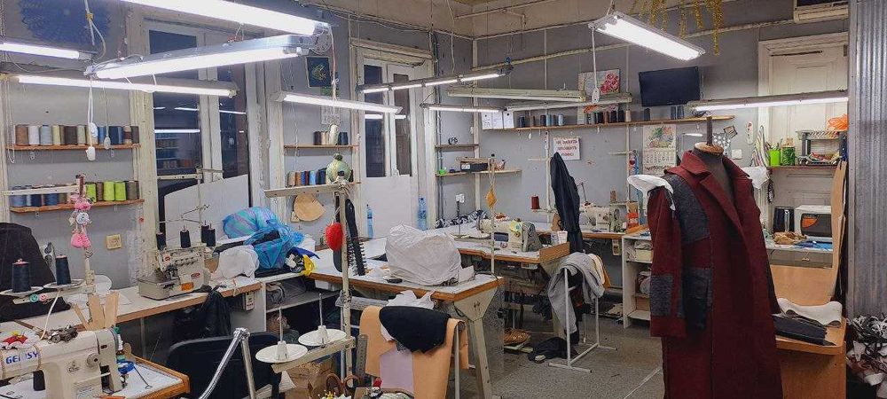 Сдам 50м фасадное 1йЭт под салон цех склад м.Захисників України швейн