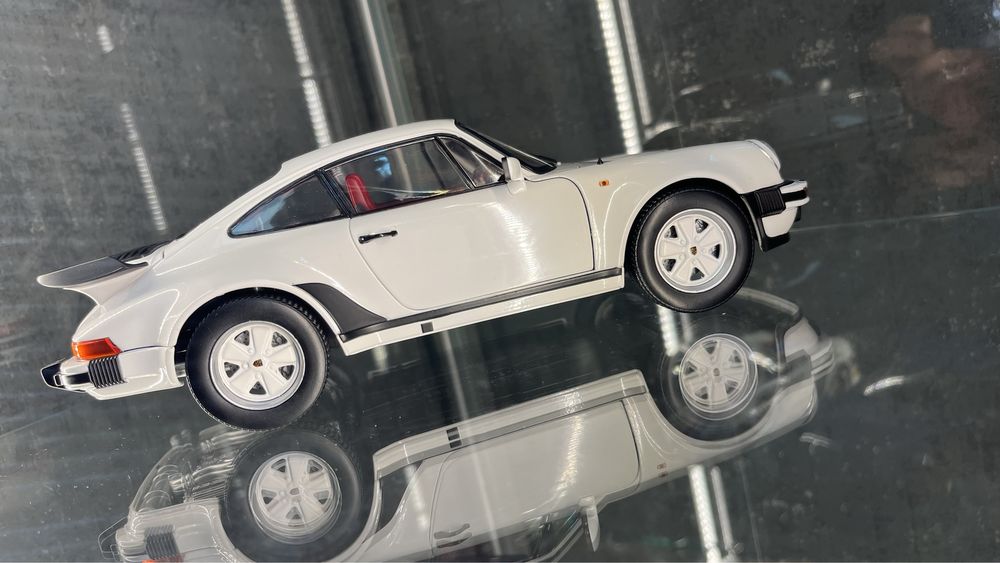 Porsche 911. 3.3 Turbo - Norev 1/18