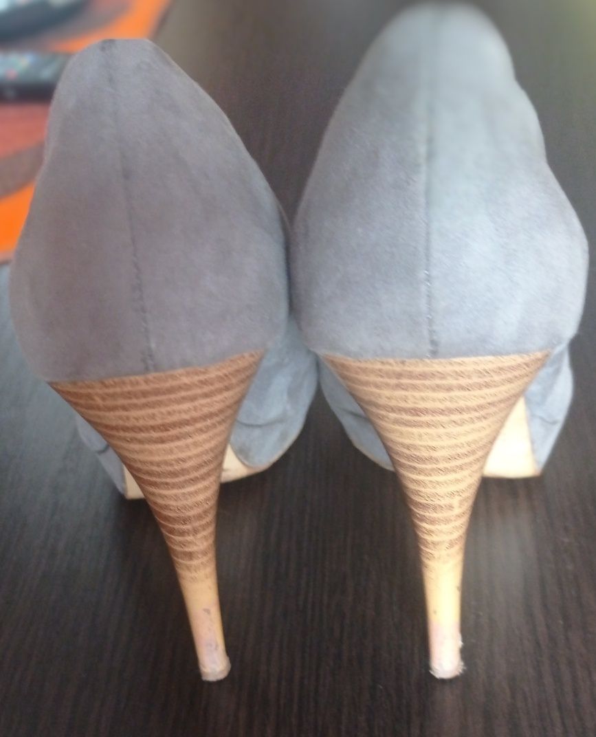 Buty Zara 36 szpilki zamszowe