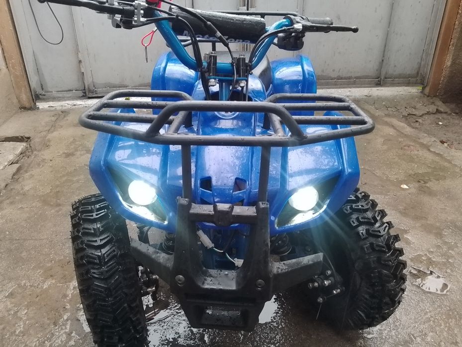 Продам детский квадрик на бензине