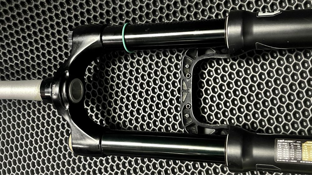 Вилка EXT ERA 1 160мм, 29, 15х110 Boost FOX, Rock Shox