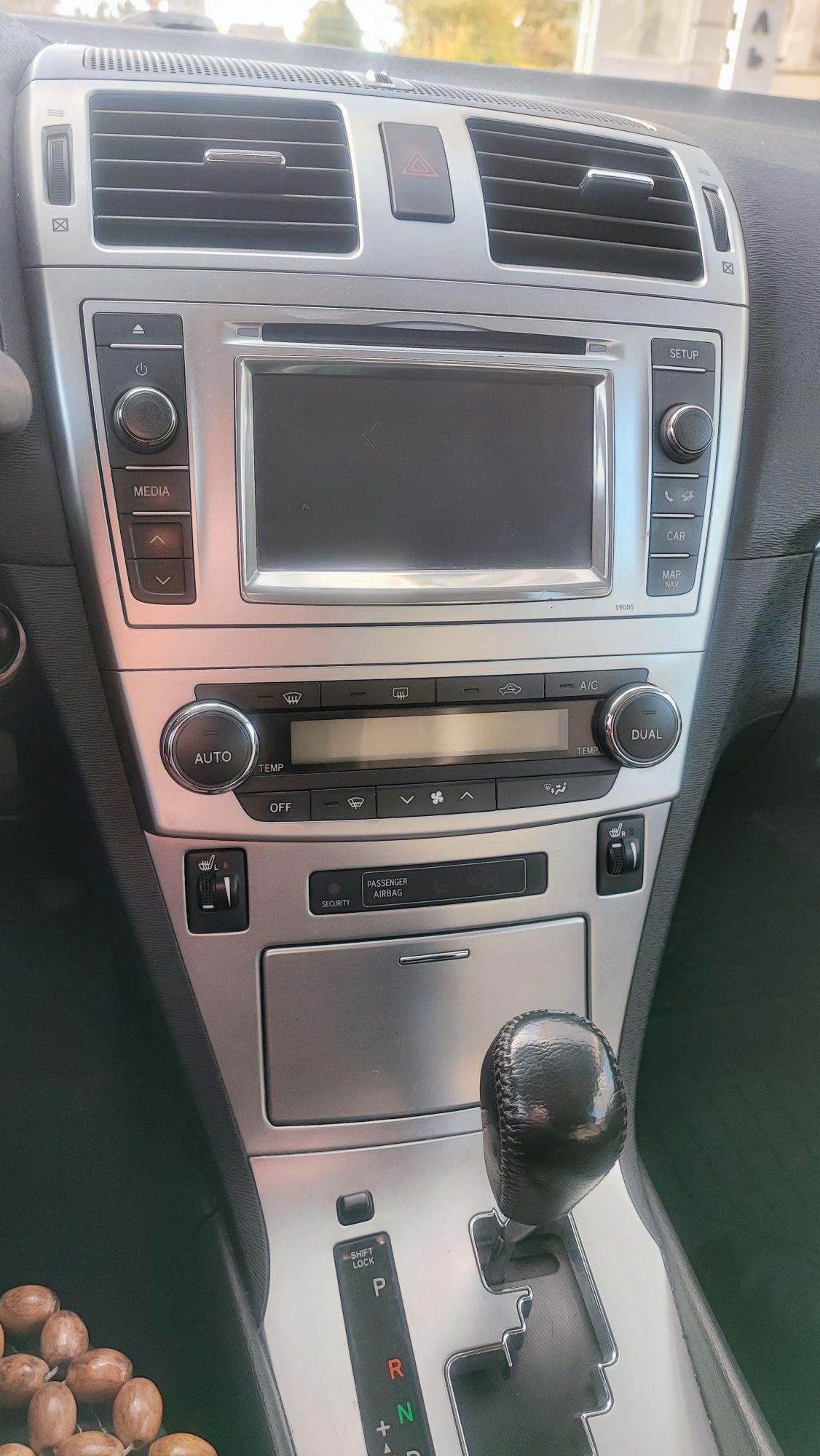 Toyota Avensis 2012