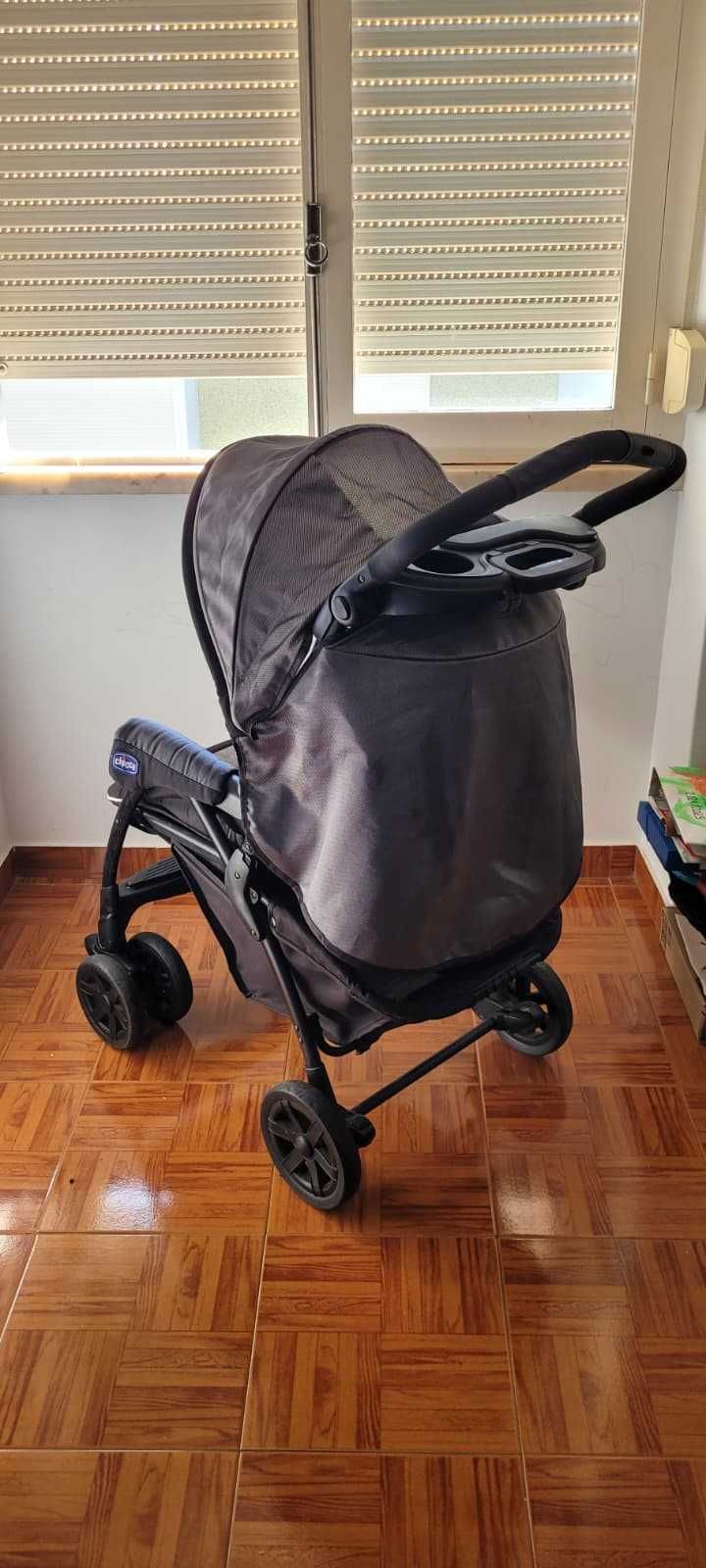 Carrinho de bebê + Cadeira Auto Chicco