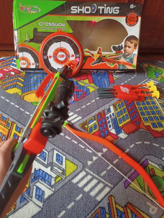 Арбалет лук с лазерным прицелом и мишенью