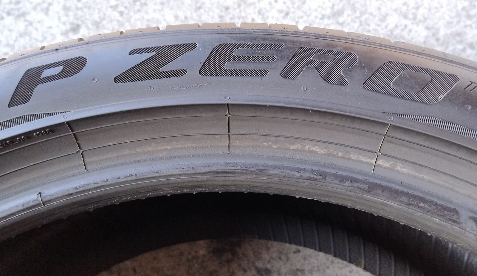 Шини літні R20 255/40 Pirelli PZero