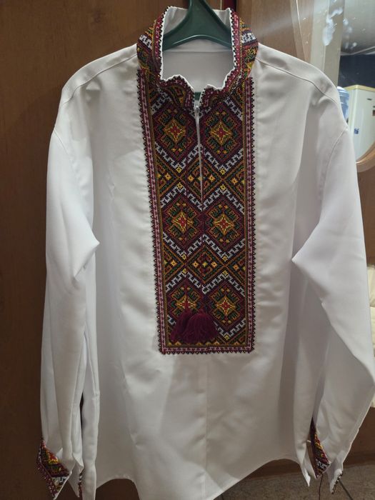 Чоловіча вишиванка, вишита сорочка бісером