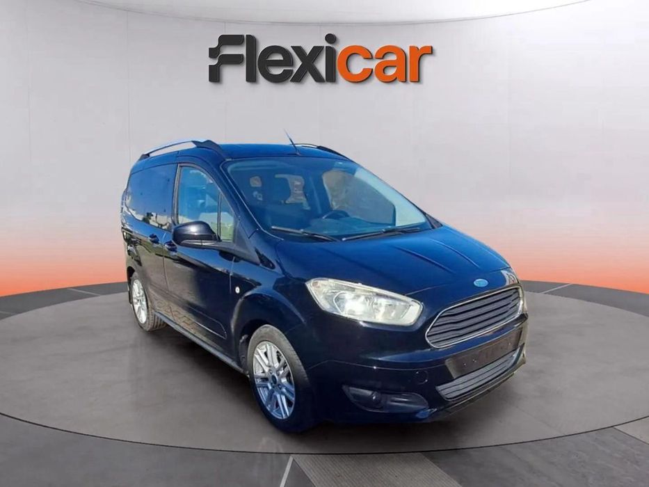 Ford Tourneo Courier 1.0 EcoBoost Titanium