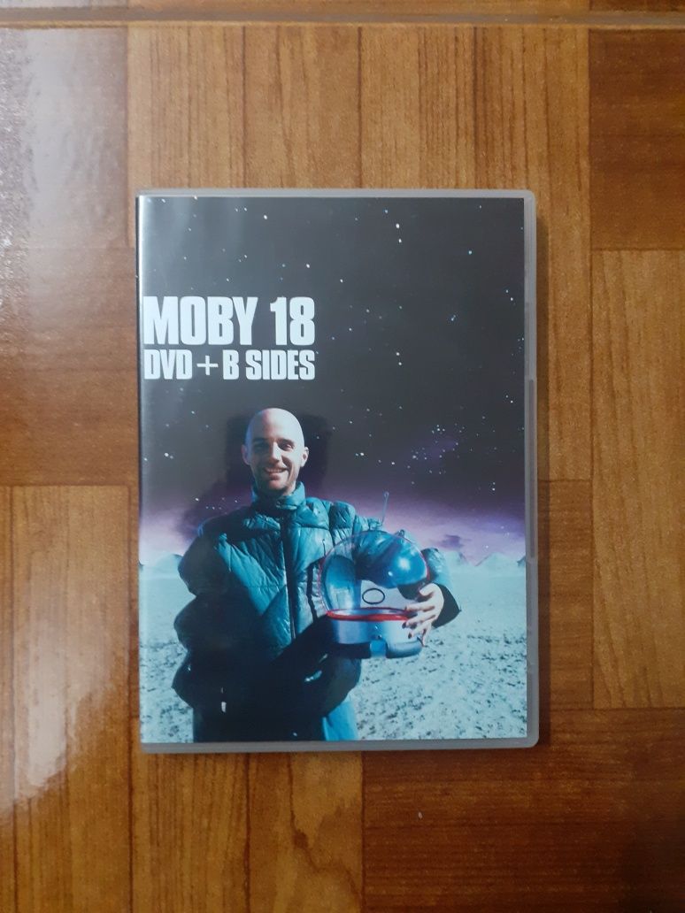 Moby 18, DVD + B Sides