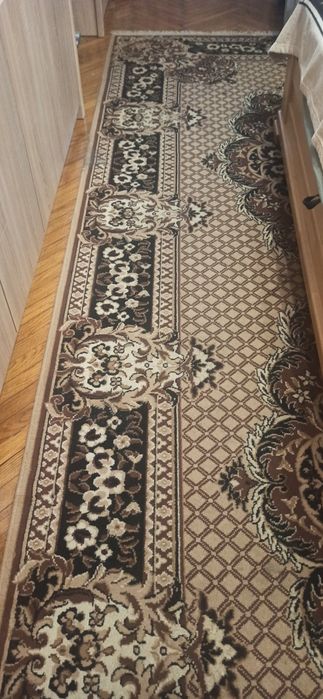 Палас, килим на підлогу