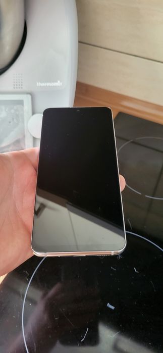 Samsung s20 jak nowy