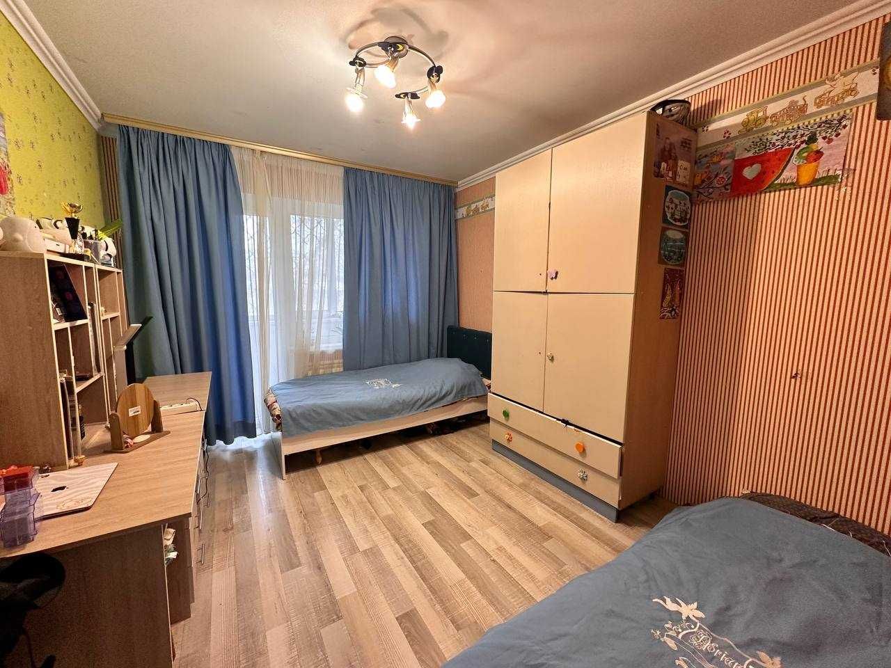 Продаж 3-ої квартири, Леваневський м-в (стометрівка).