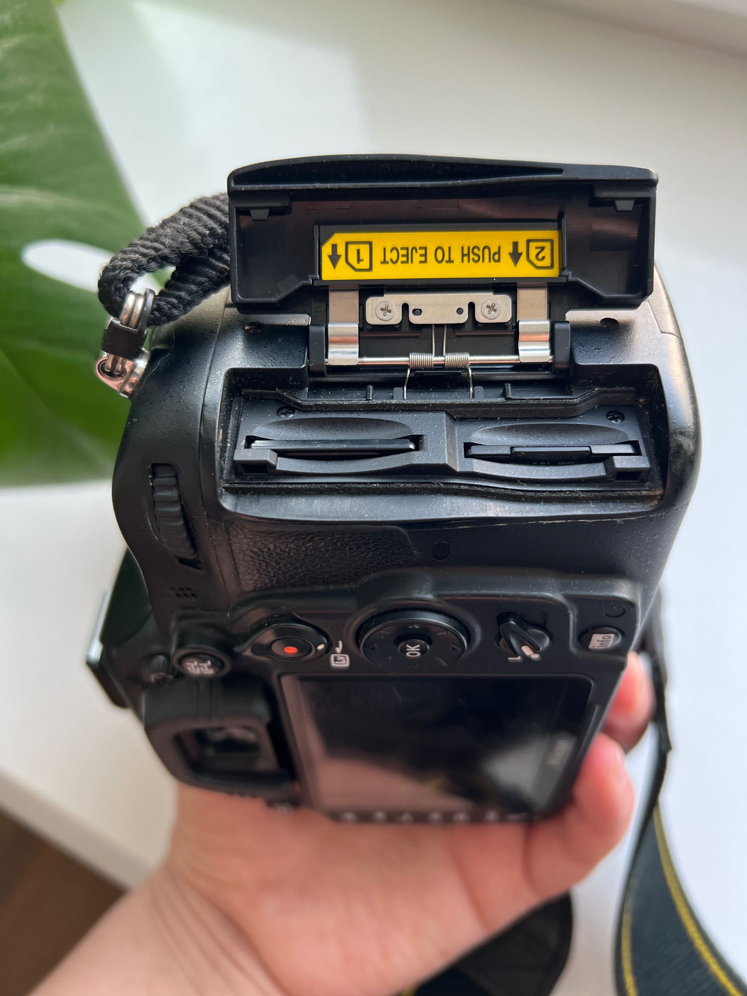 фотоапарат Nikon d7000 в комплекті Nikkor 50mm 1.8D