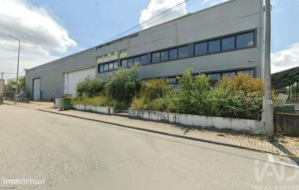 Loja / Estabelecimento Comercial em Constantim e Vale de Nogueiras de