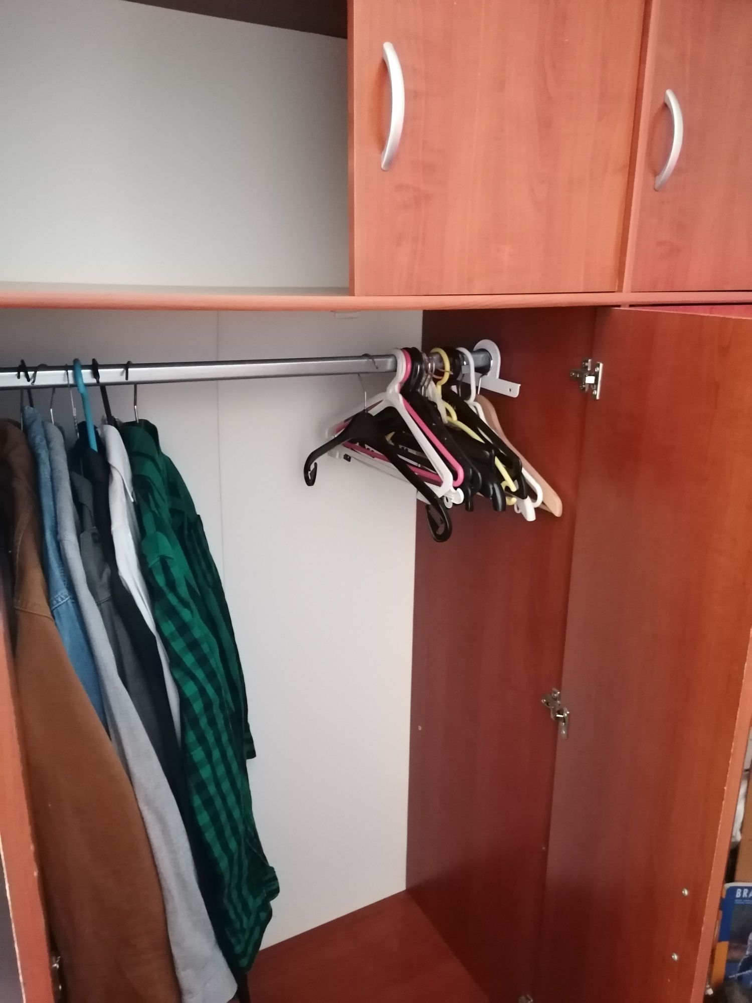 Roupeiro com entrega