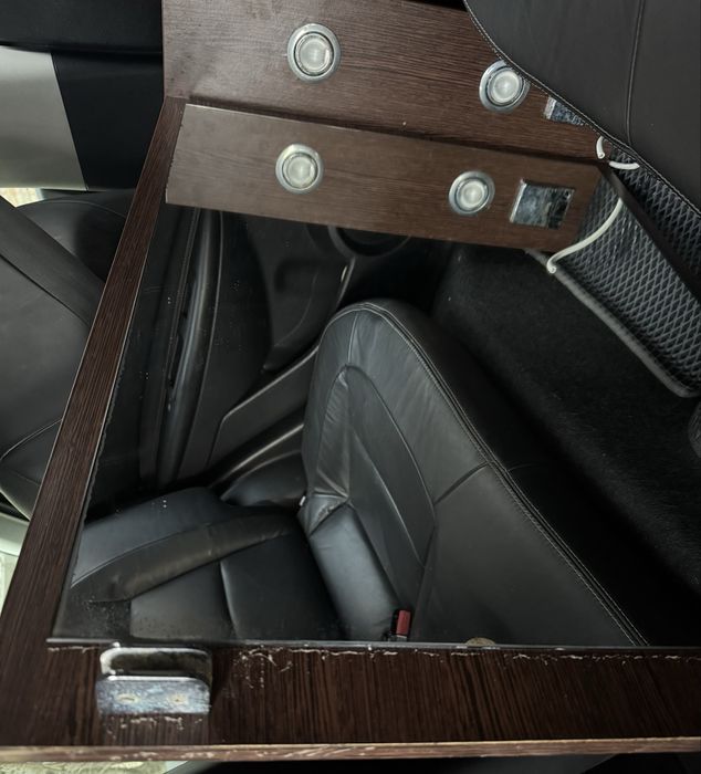 Дзеркало та плафон почти даром