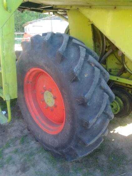Claas Dominator 76