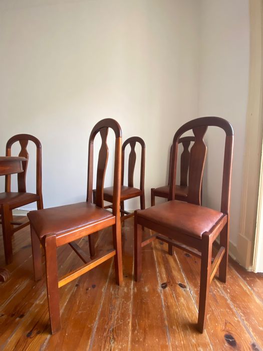 Mesa de Madeira Maciça Extensível + 6 cadeiras