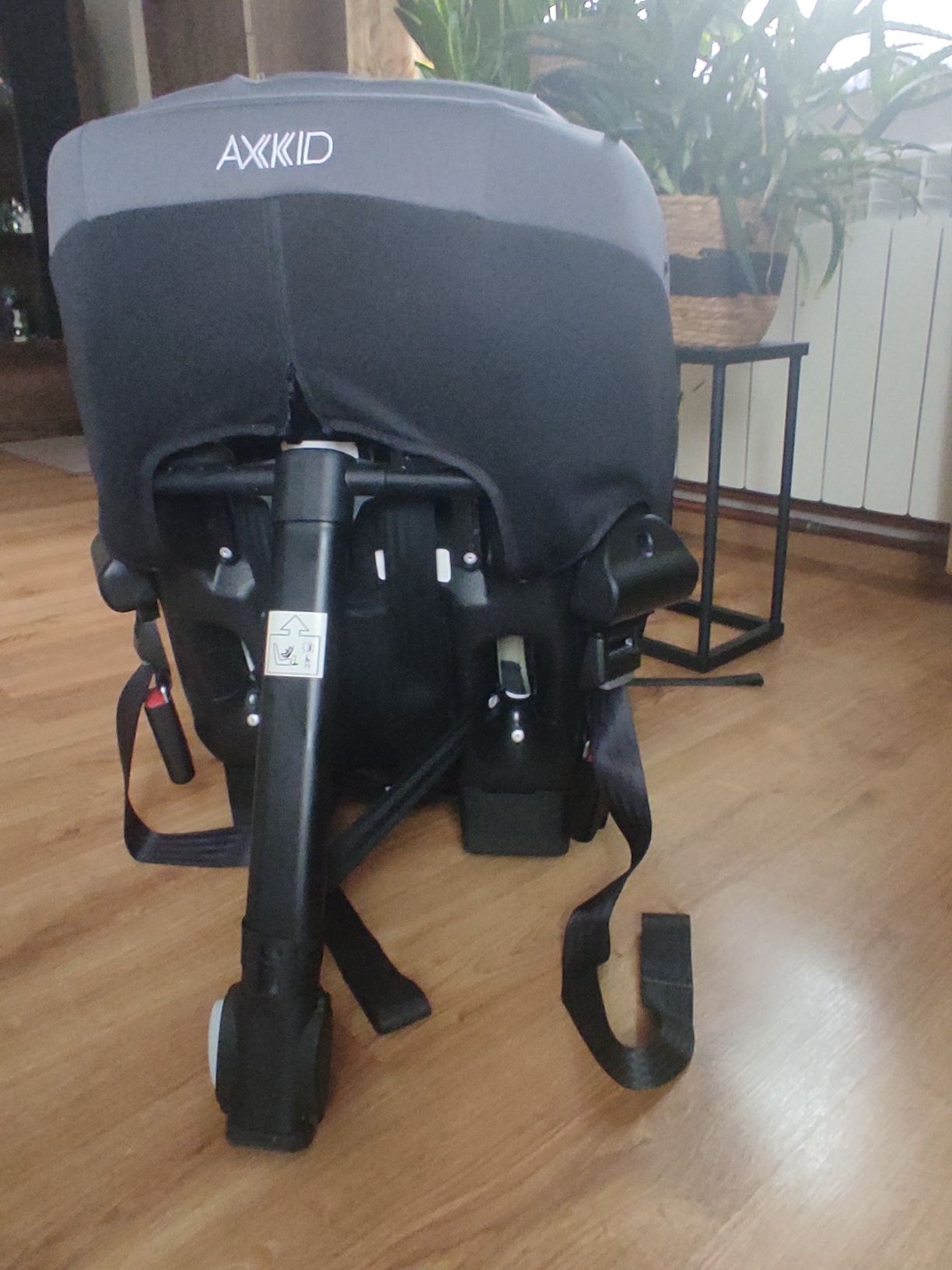 Fotelik samochodowy Axkid minikid 9-25kg