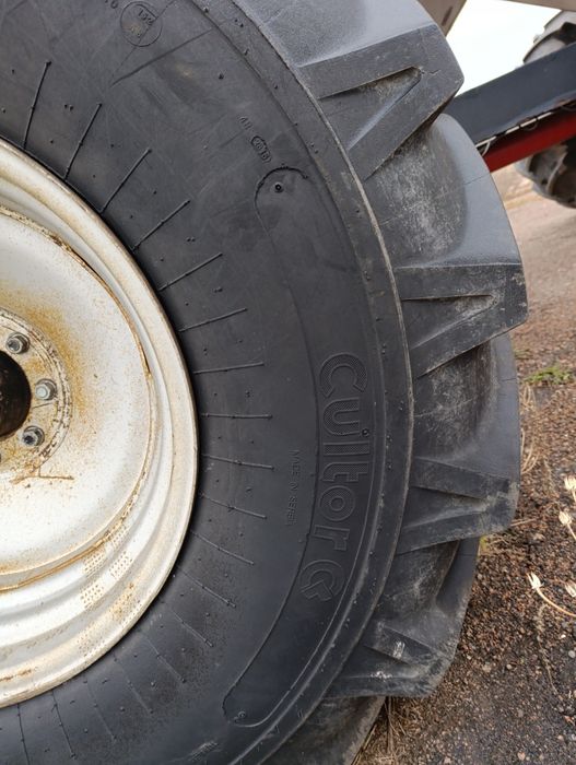 Продам шини 23.1 R26 .Та Тракторів МТЗ,ЮМЗ.