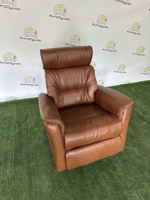 Стильне шкіряне крісло електрореклайнер цегляного кольору з Німеччини