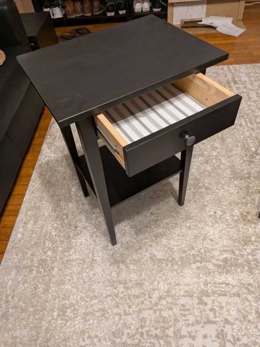 Ikea HEMNES Mesa de cabeceira preta